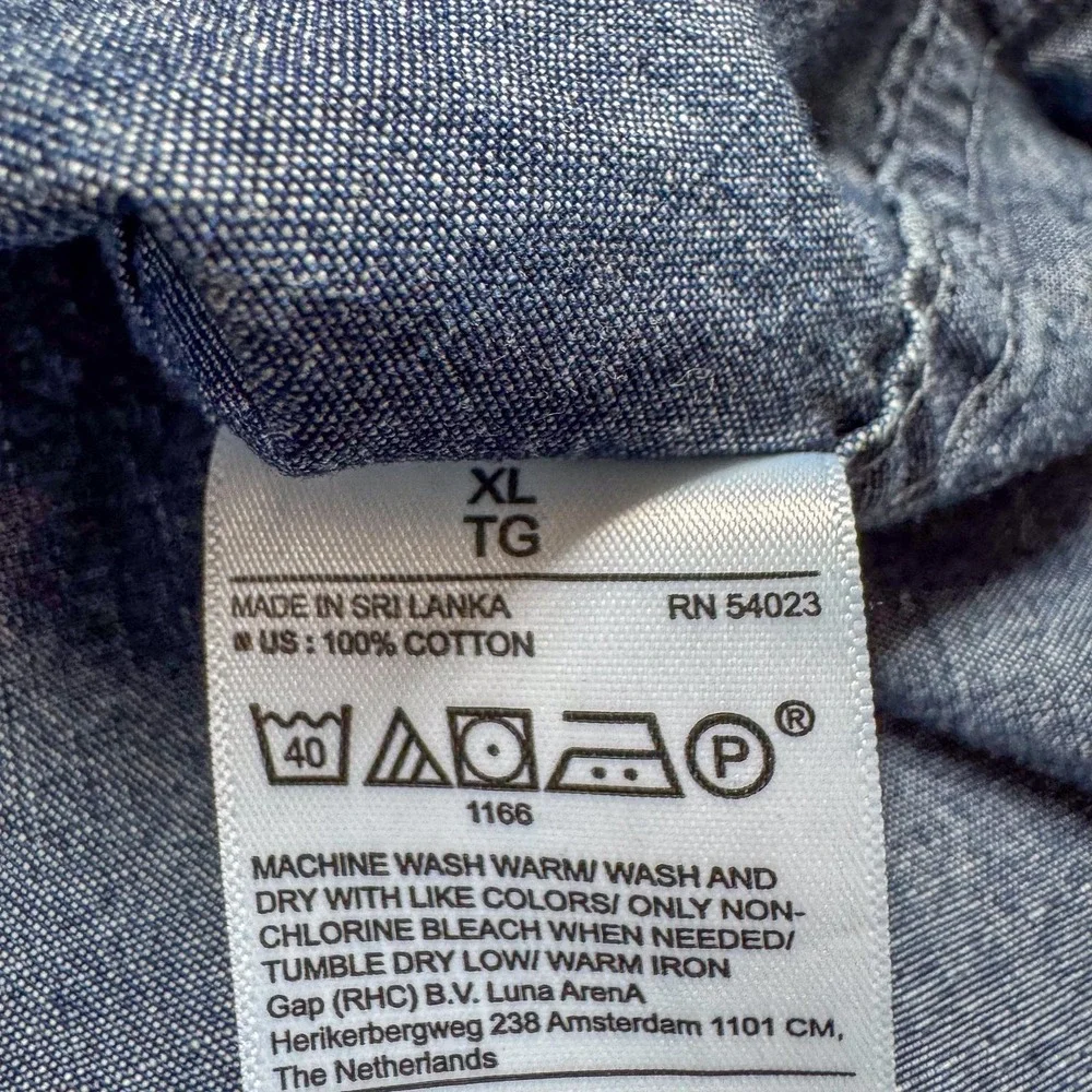 Banana Republic Shirt Mens XL Blue Chambray Untucked Slim Fit Button Down Cotton